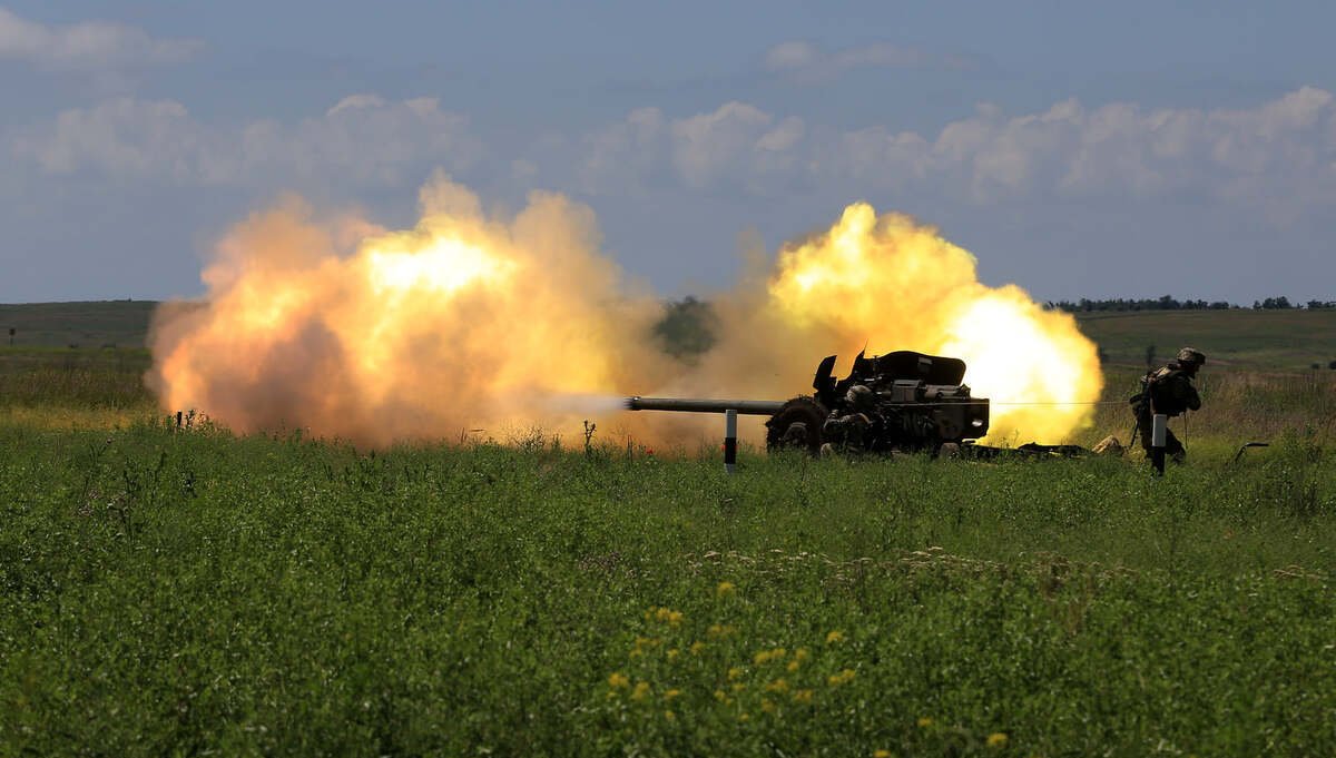 Боевикам на Донбассе свозят новые партии вооружения и боеприпасов