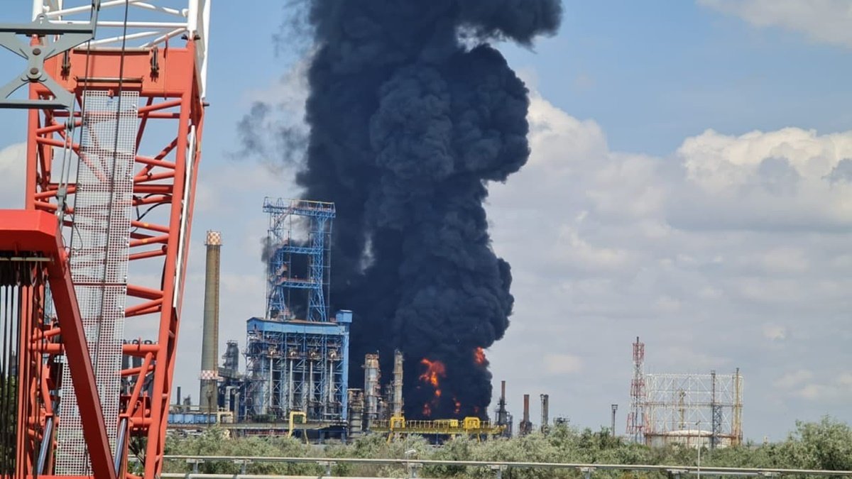 В Румынии на нефтеперерабатывающем заводе произошёл взрыв: есть пострадавшие