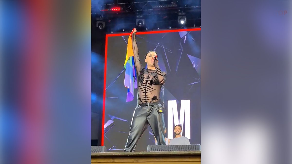 На Atlas Weekend в Киеве певец MELOVIN совершил каминг-аут. Момент поцелуя вырезали из прямого эфира M1