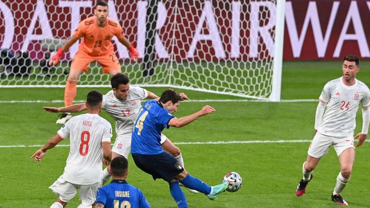 Сборная Италии в серии пенальти одолела Испанию в полуфинале Евро-2020