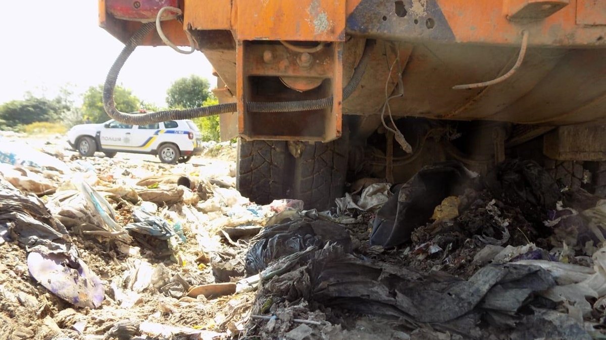 В Закарпатской области мусоровоз раздавил женщину