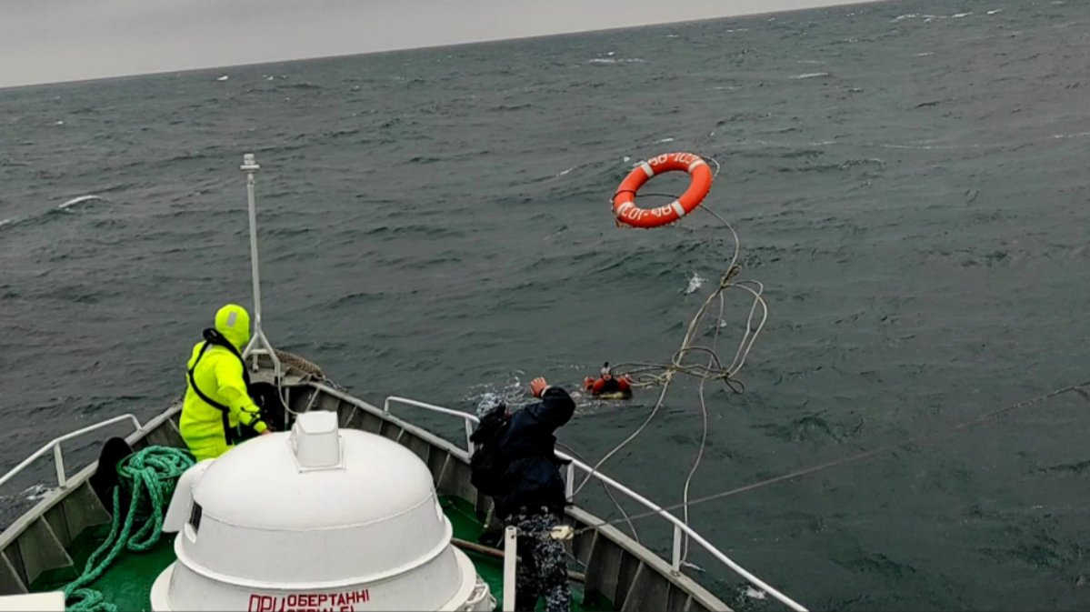 На навчаннях «Sea Breeze-2021» десантника віднесло в море: його вдалося врятувати