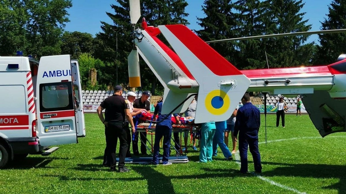 Выстрел в спину: раненого в Житомирской области 9-летнего мальчика на вертолёте доставили в больницу Киева, стрелка задержали
