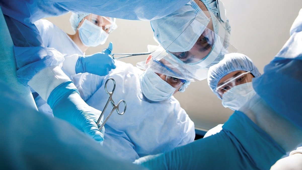 В Україні вперше провели трансплантацію нирок двом дітям одночасно від посмертного донора
