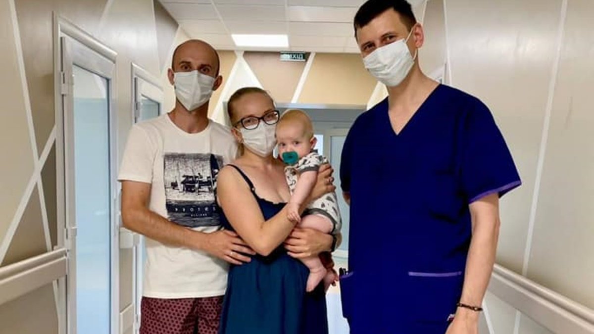 Во Львове 6-месячному мальчику с пороком сердца провели операцию без единого разреза