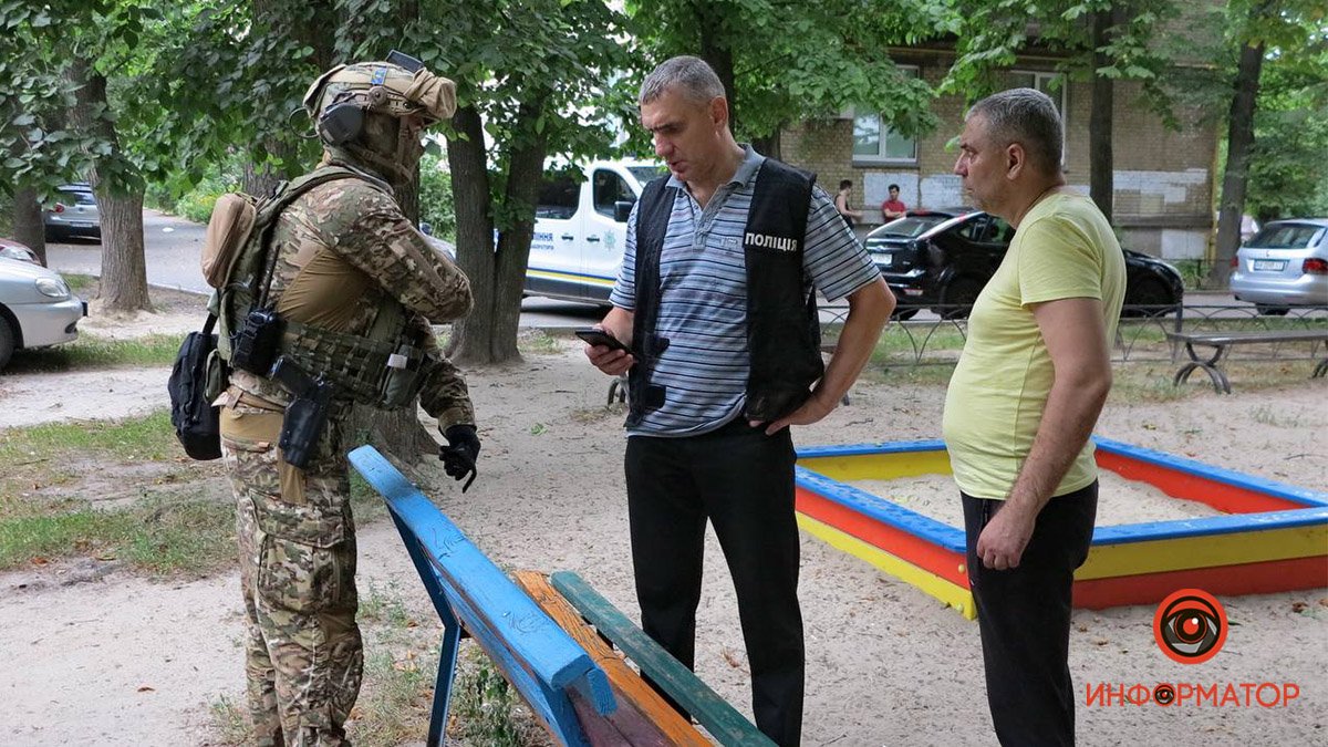 У Києві сталася стрілянина на вулиці: чоловік отримав вогнепальне поранення в ногу