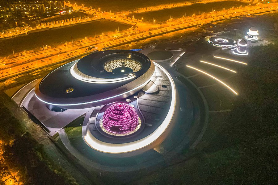 В Шанхае открыли самый большой в мире планетарий: как он выглядит