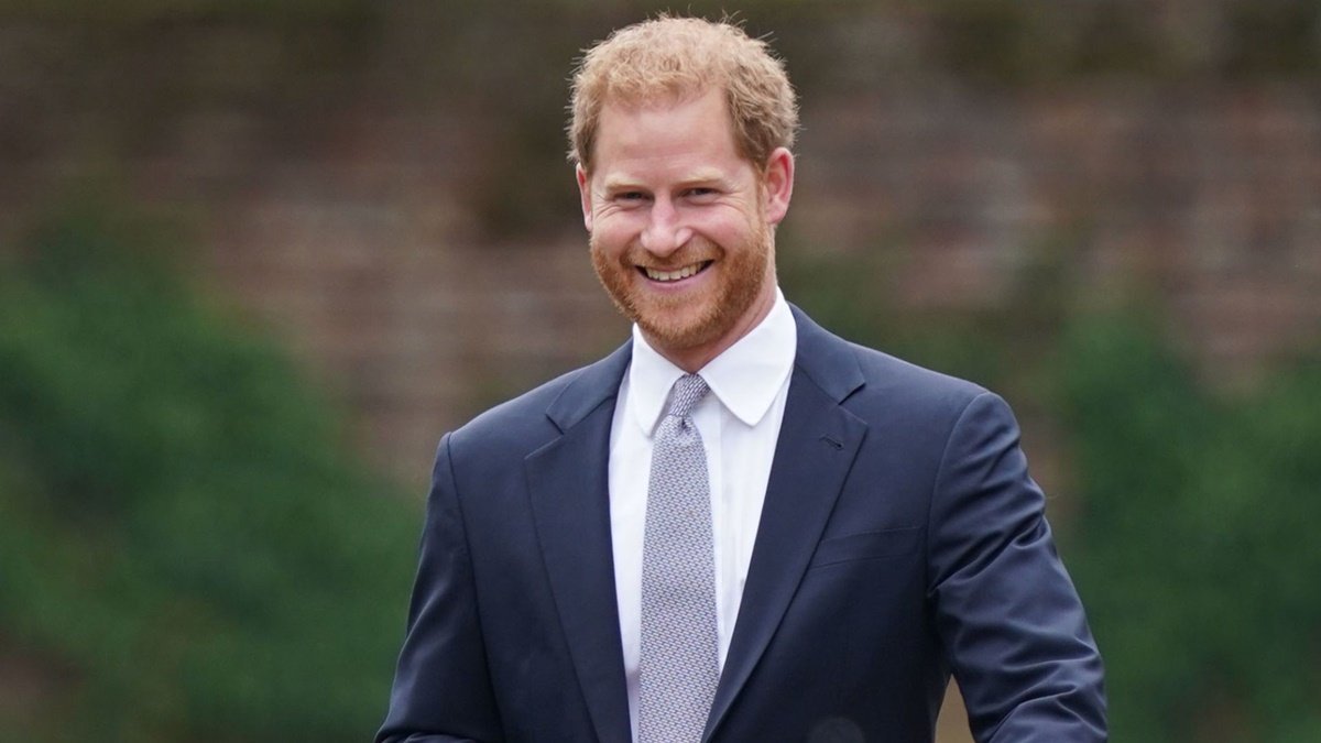 Принц Гарри впервые выпустит книгу о жизни в королевской семье
