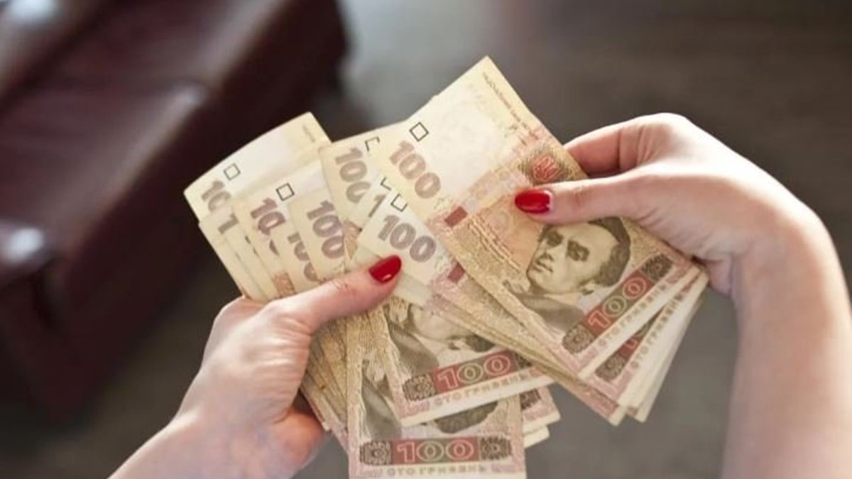 В Украине один официально работающий содержит двух безработных — глава Минэкономики