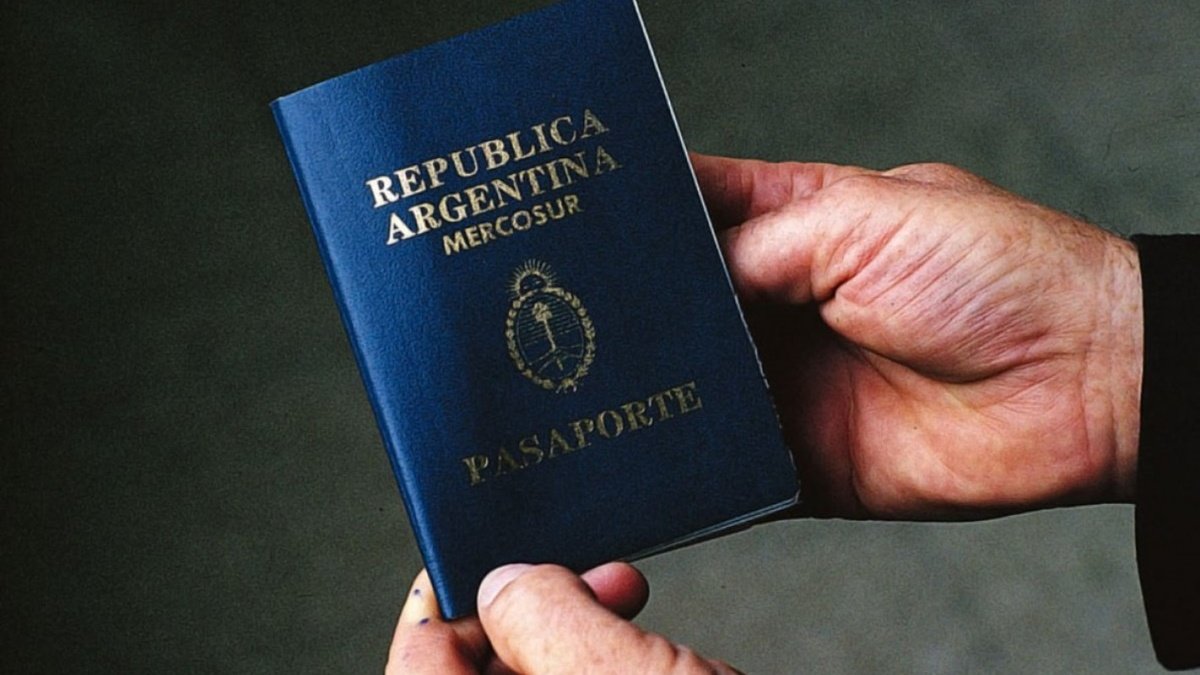Аргентина разрешила не указывать пол в паспортах