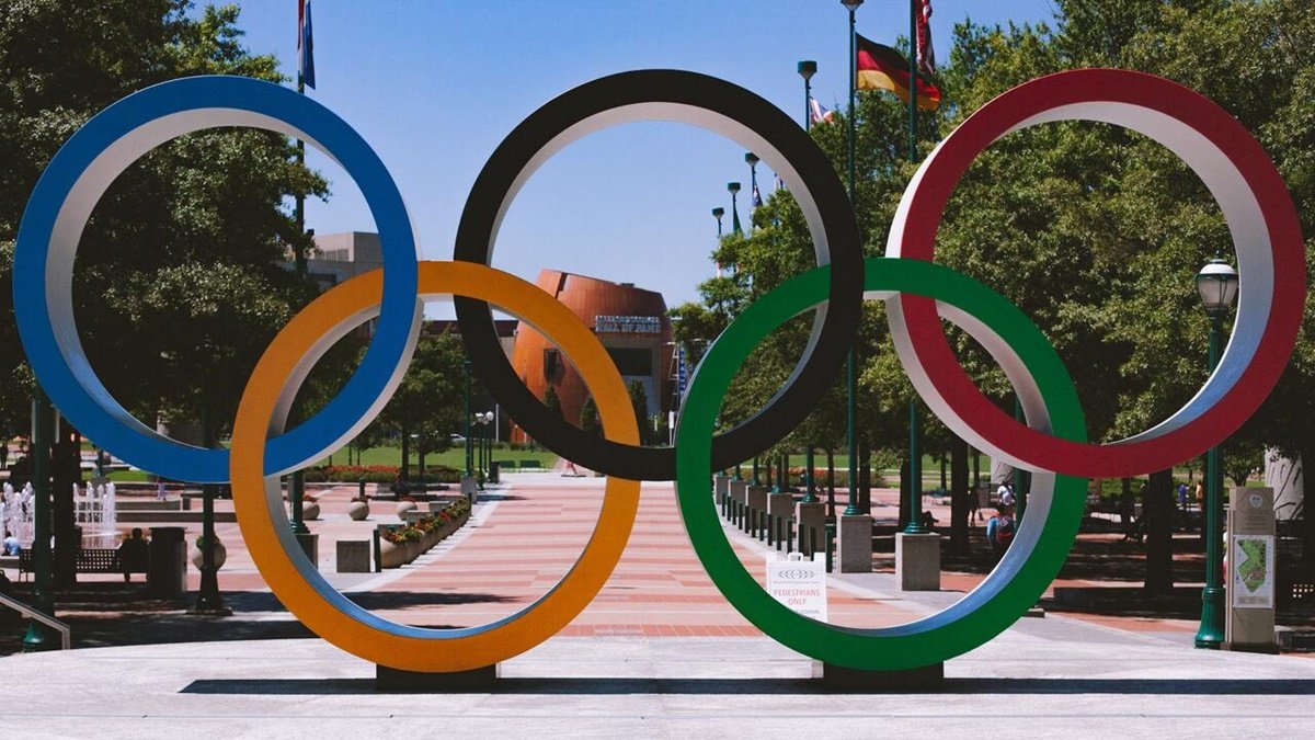 Директора церемонии открытия Олимпиады уволили из-за шутки о Холокосте