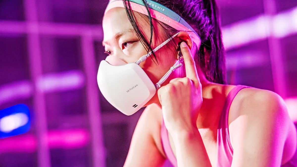 LG представила маску для лица с микрофоном и динамиками