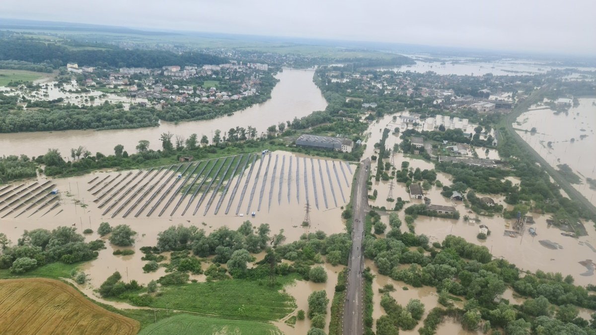 В Ивано-Франковской области два депутата и чиновники украли деньги для пострадавших от наводнения
