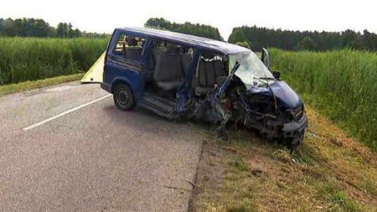 Смертельна ДТП з мікроавтобусом у Польщі: у лікарні помер ще один українець