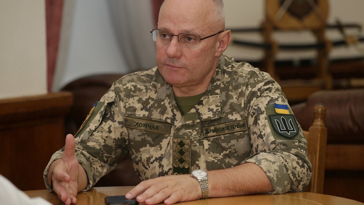 Главнокомандующий ВСУ Хомчак подал в отставку: Зеленский назначил замену