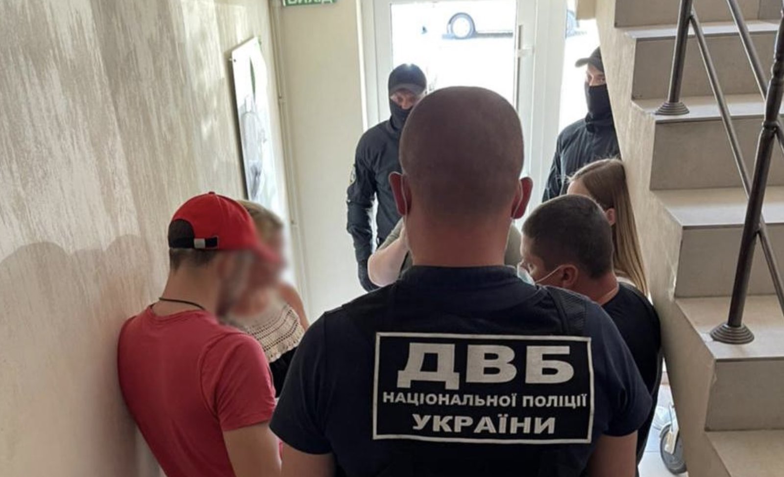 Терроризировали чиновников, бизнесменов и сжигали авто: в Харькове разоблачили группировку
