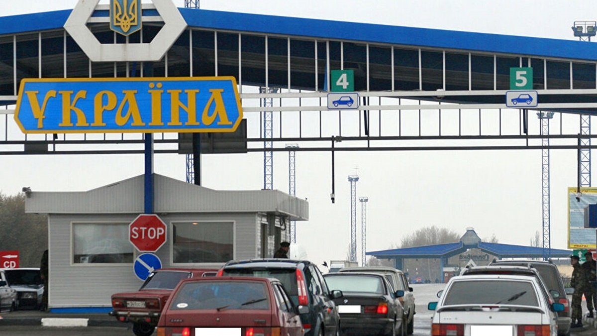 Беларусь продлила запрет на въезд украинцам