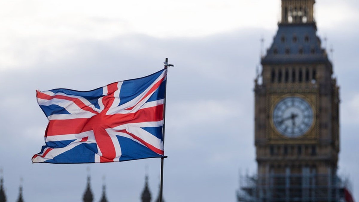 Великобритания отменила карантин для путешественников из США и Евросоюза