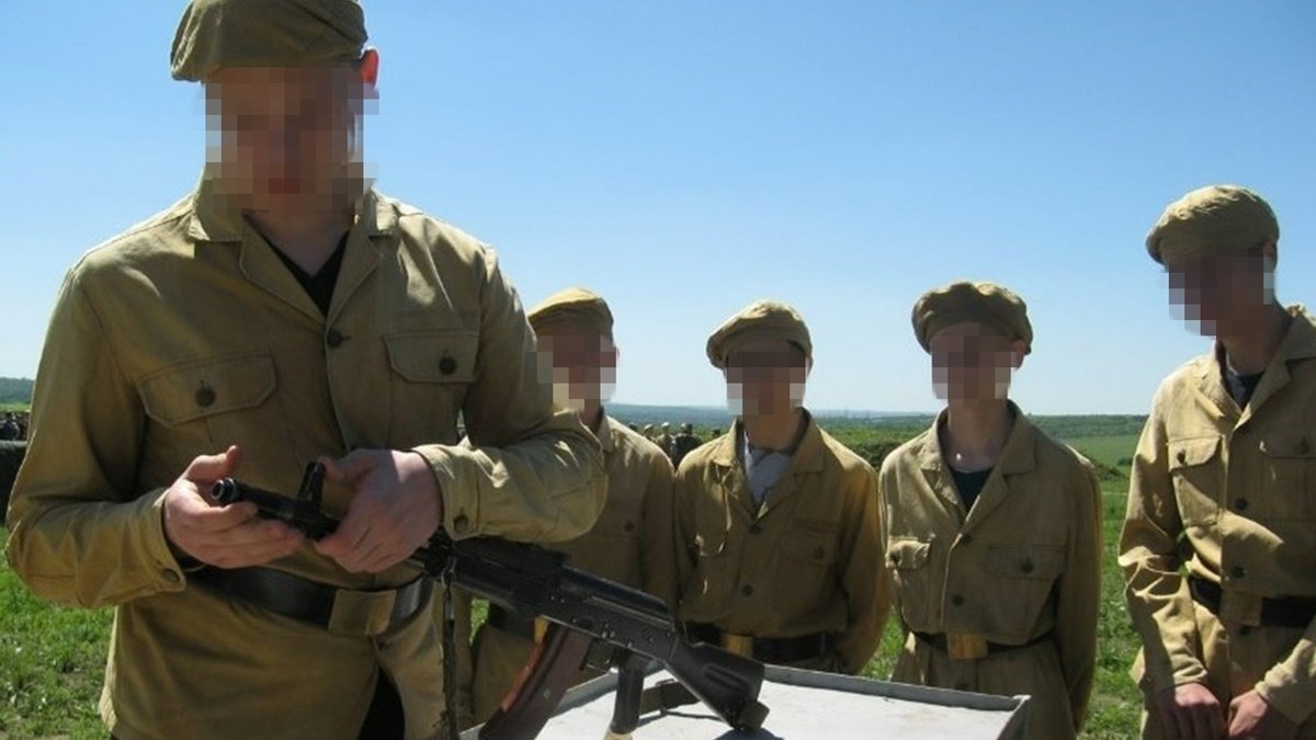В Украине руководителя военного лагеря будут судить за обучение подростков для службы в «ДНР»