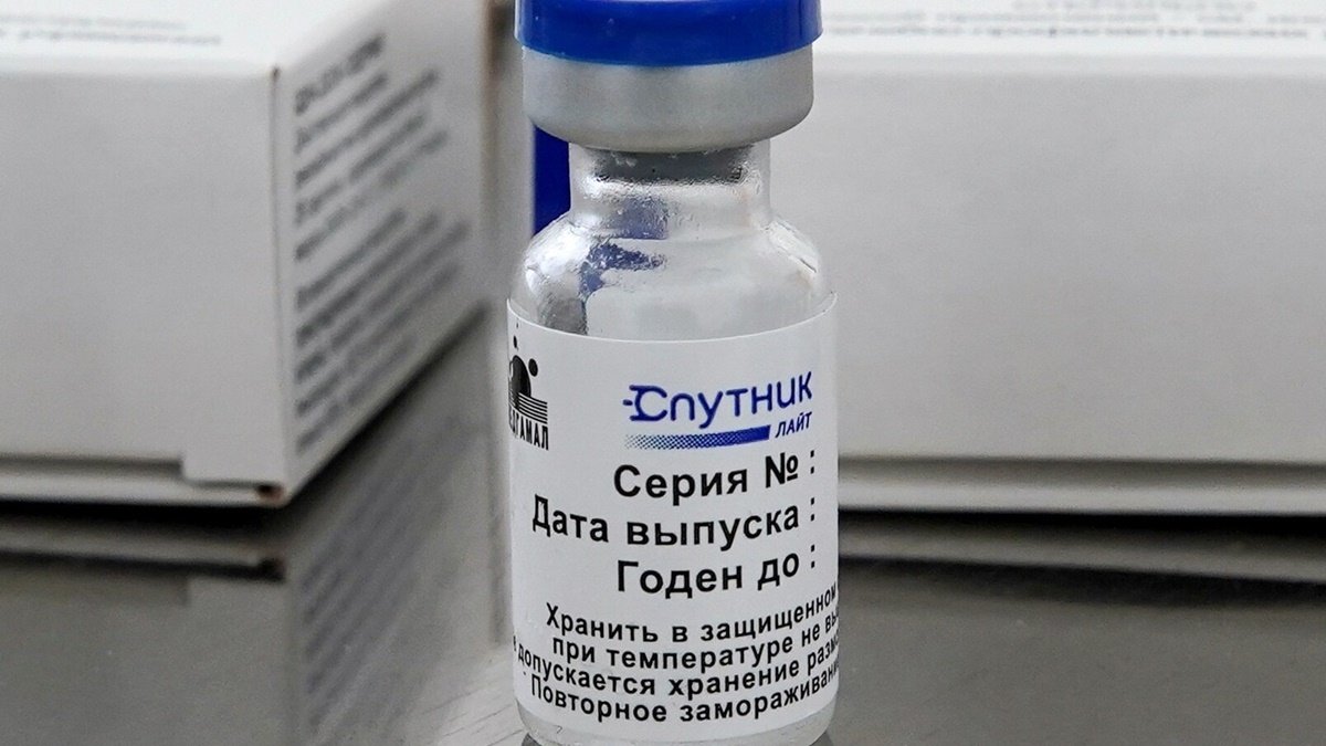 Росія випробовує вакцину Sputnik Light на жителях окупованих територій Донбасу