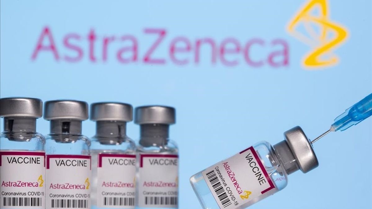 Украина получила полмиллиона доз вакцины от коронавируса AstraZeneca