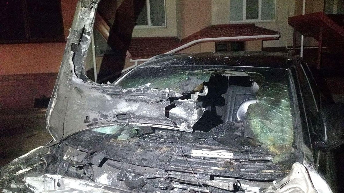 В Ровно депутату облсовета подожгли автомобиль