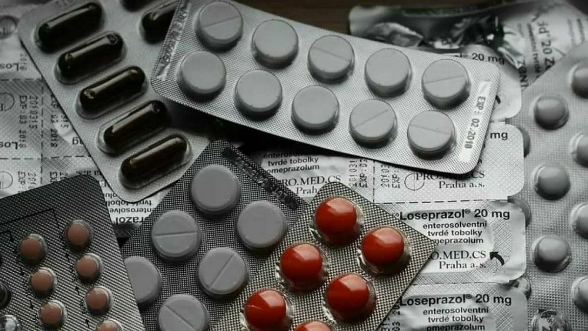 В Украине будут штрафовать за продажу лекарств детям до 14 лет