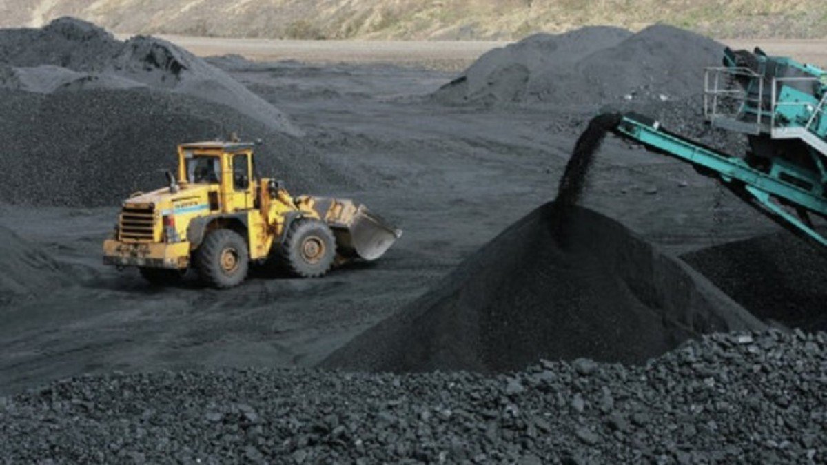 В Украине незаконная добыча полезных ископаемых стала уголовно наказуемой: Зеленский подписал закон