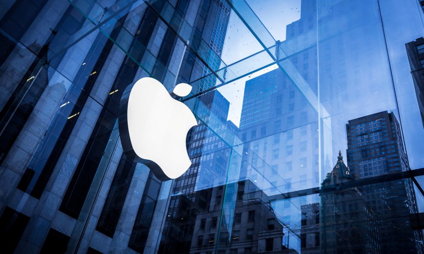 Apple стала першою компанією, чия капіталізація перевищила $3 трильйони