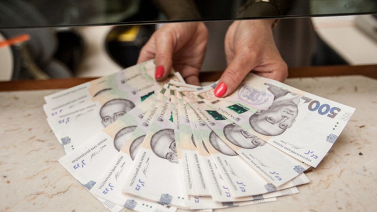 В Хмельницкой области 71-летнему сотруднику музея дали срок за получение "карантинных" 8 000 гривен