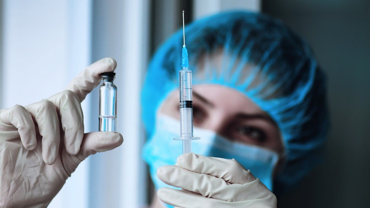 Польша продаст Украине 1,2 млн доз вакцины от коронавируса AstraZeneca