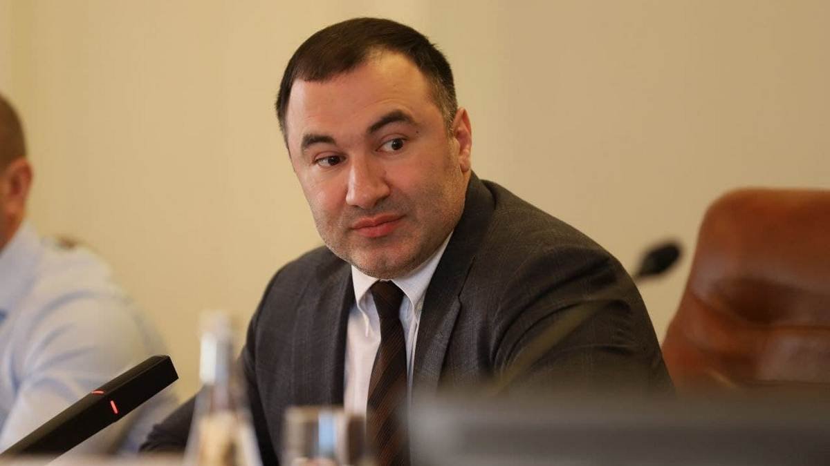 Подозреваемый в миллионой взятке глава Харьковского облсовета подал в отставку