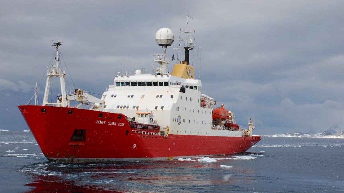 Украина купила у Британии ледокол для экспедиций в Антарктике