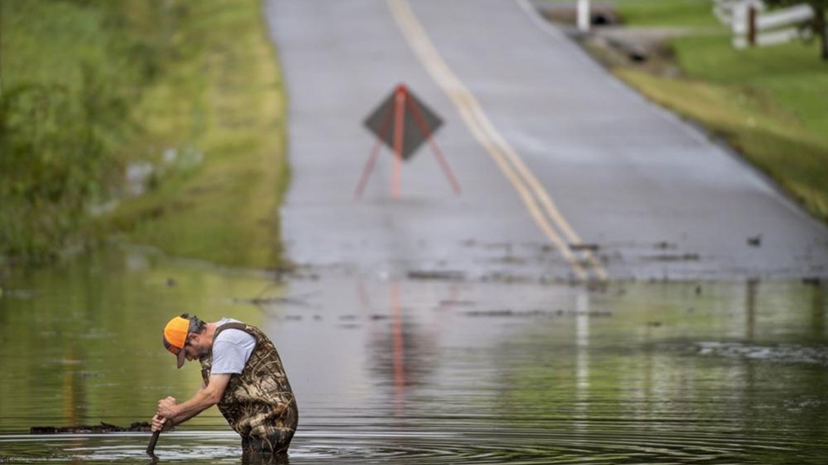 В американском Теннесси из-за наводнения погибли 22 человека, десятки пропали без вести