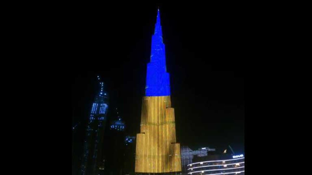 В Дубае самый высокий небоскрёб в мире засиял цветами украинского флага