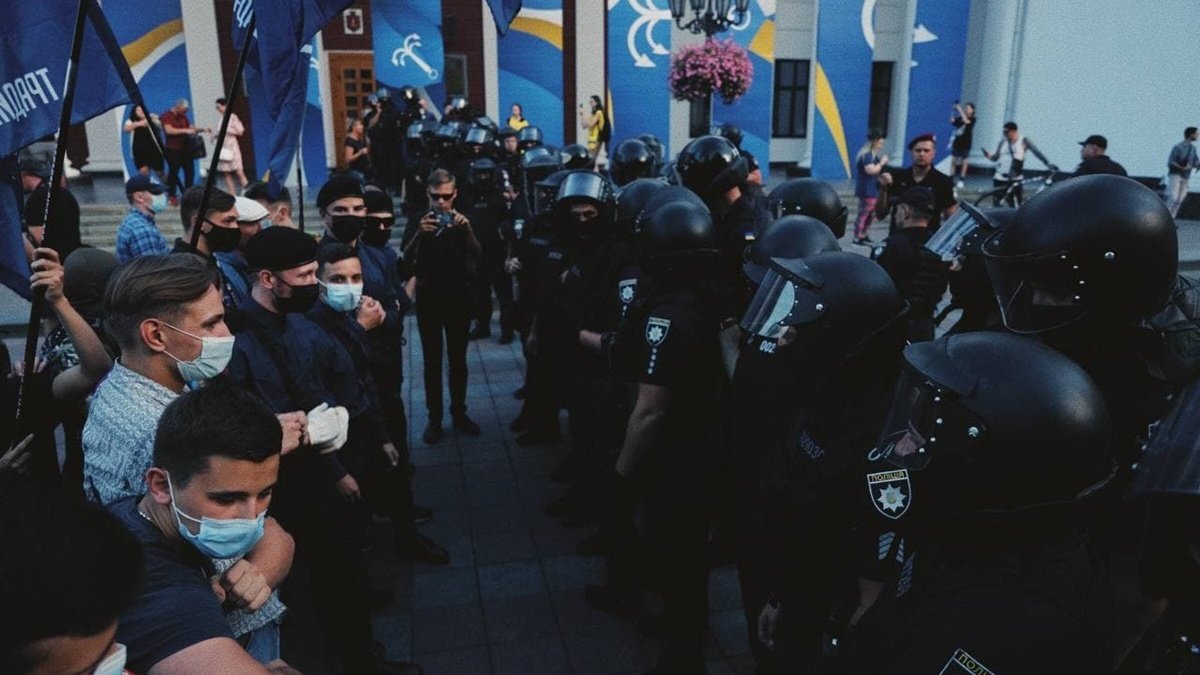 Драка с полицейскими после «Марша равенства» в Одессе: суд избрал меру пресечения задержанным активистам