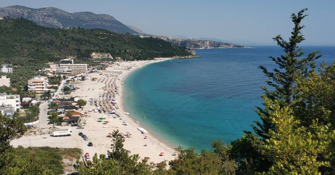 Албанія посилила умови в'їзду для туристів