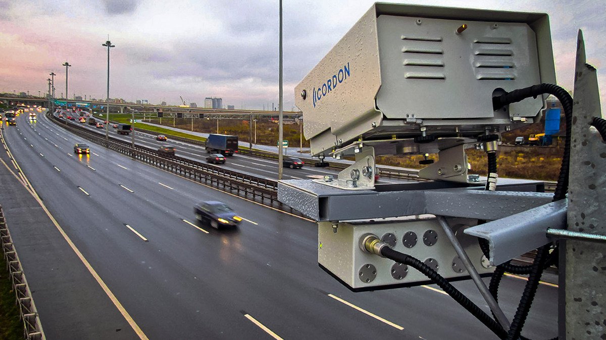 На дорогах в Україні поставили ще 21 камеру для фіксацій порушень ПДР: де і скільки