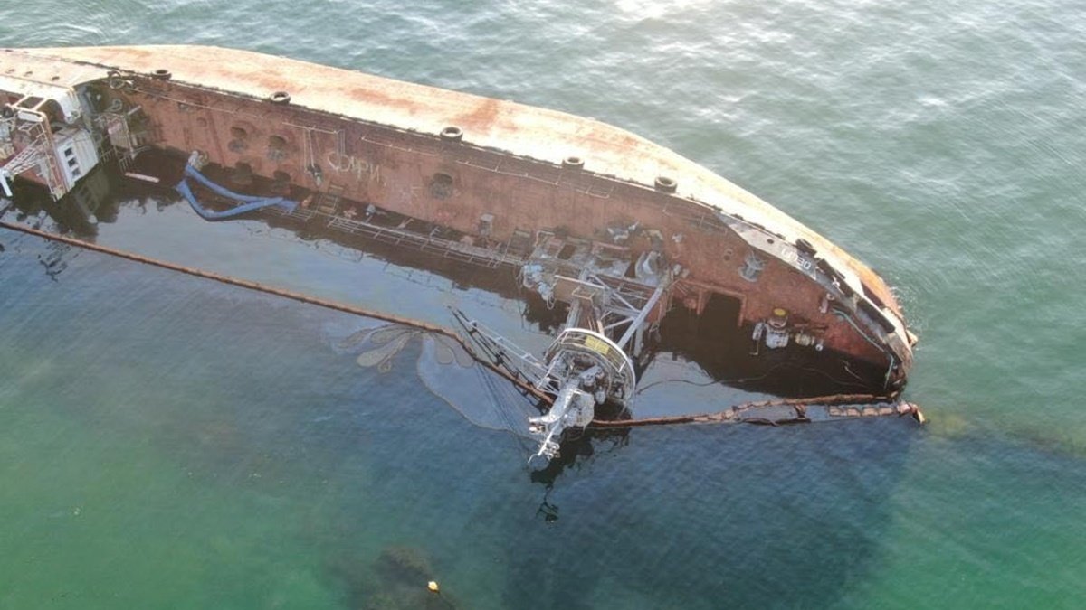 Крушение танкера Delfi в Одессе: экс-капитана порта «Южный» подозревают в служебной халатности