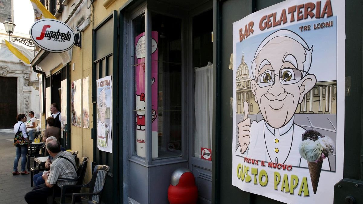 Во время аномальной жары Папа римский Франциск отправил заключённым 15 000 порций мороженого