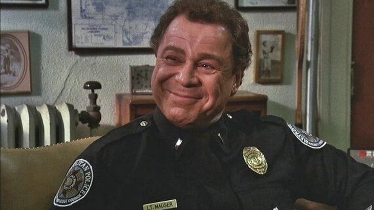 Помер актор, який зіграв у популярній комедії «Поліцейська академія»