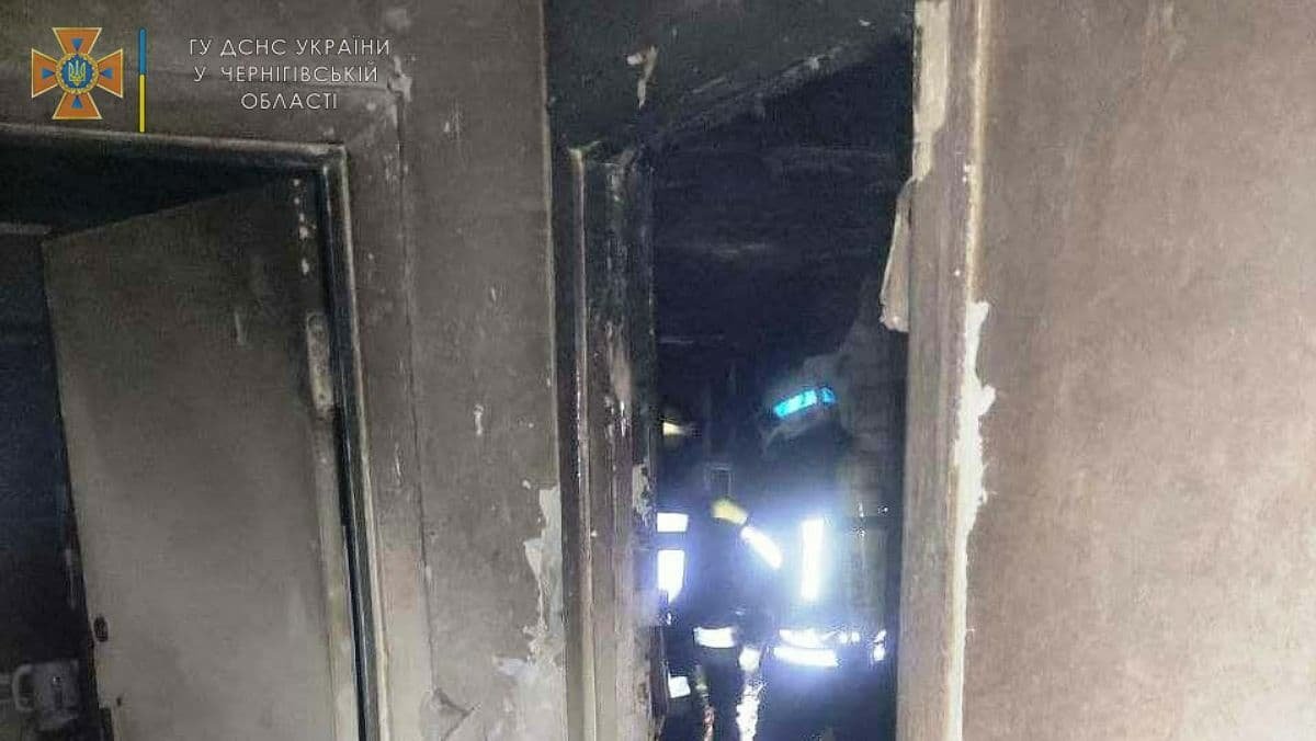 В Чернигове горело общежитие: эвакуировали 49 человек