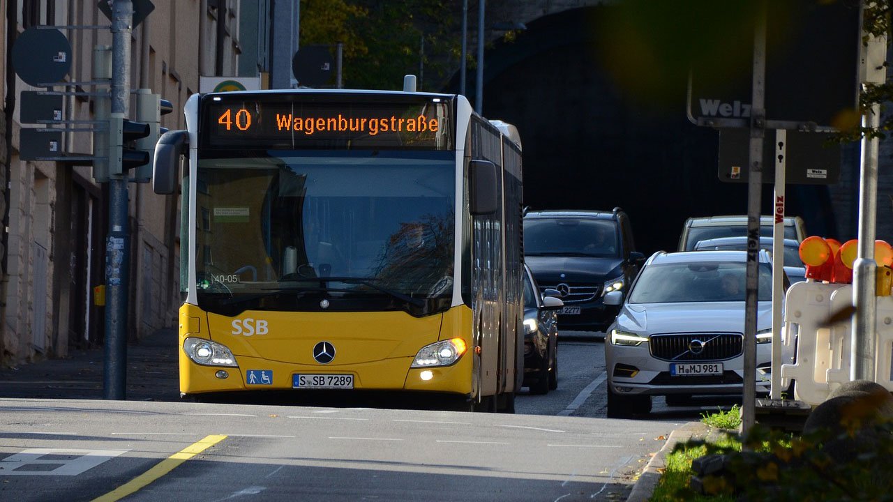 В Германии водителям предлагают навсегда сдать водительские права в обмен на проездной в транспорте