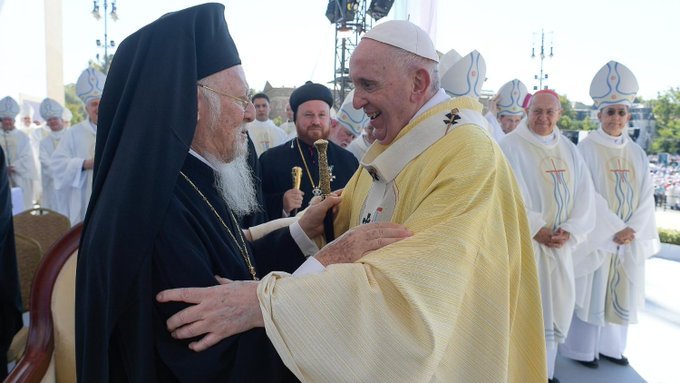 Історична зустріч в Будапешті: Папа Римський зустрівся з Вселенським патріархом