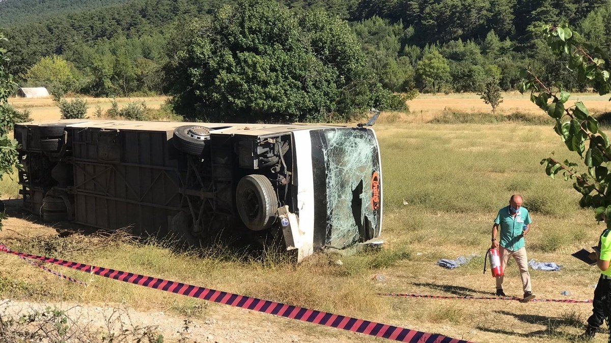 В Турции перевернулся автобус с украинскими туристами: один человек погиб, более 30 пострадали