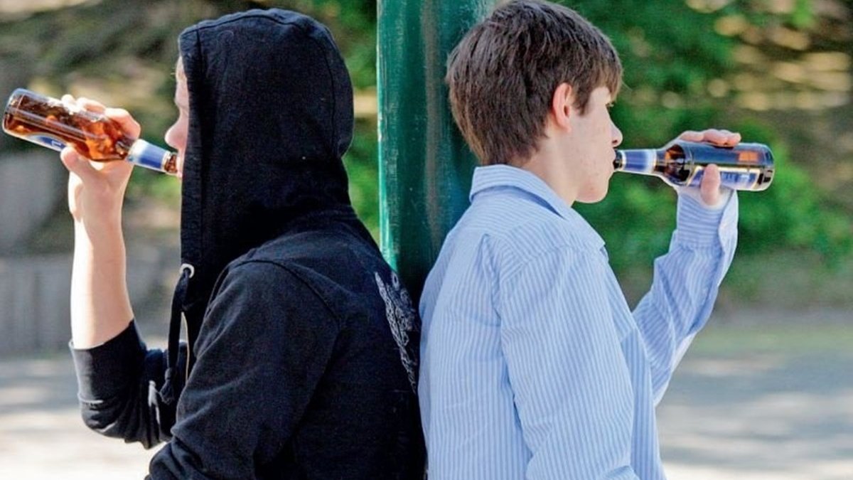 В Ровенской области мальчики 11 и 12 лет отравились алкоголем