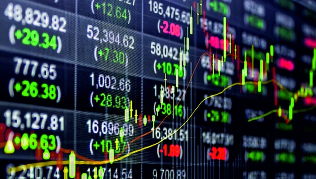 Нацкомісія внесла торгівлю на біржі до списку сумнівних для інвестицій проєктів