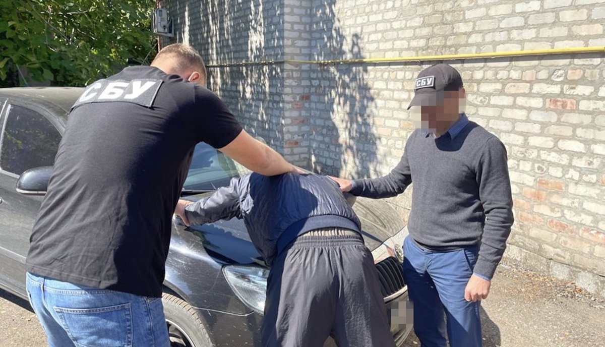 Переховувався у РФ 7 років: СБУ затримала організатора "референдуму" в Луганській області