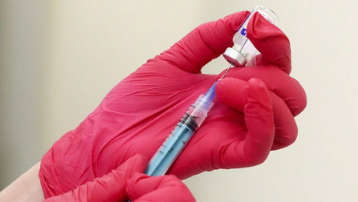 В Італії можуть запровадити обов'язкову COVID-вакцинацію для держслужбовців
