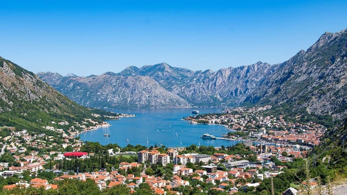 Черногория изменила правила въезда для туристов